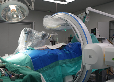 骨科手術機器人與三維C型臂需要是同一品牌嗎?