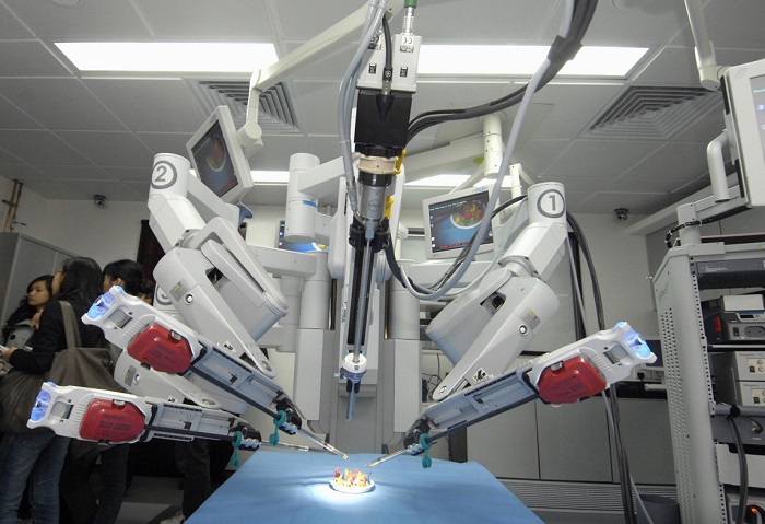 手術(shù)機(jī)器人開機(jī)費為什么那么貴